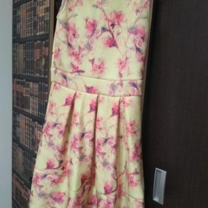 Women's dress, new.