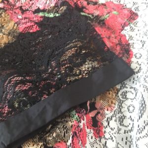 Dress with lace and puffy bottom