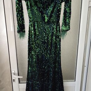 Sells formal dresses