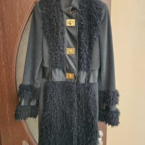 I am selling a women's coat