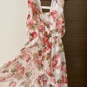 Dress of pink roses / flowers