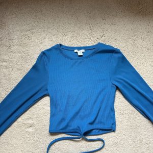 Women's short blouse