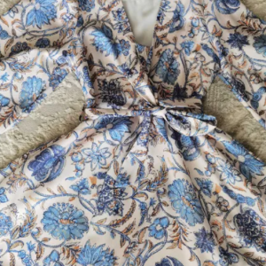 Dress with wide sleeves, waist belt