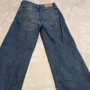 Women's high waisted jeans