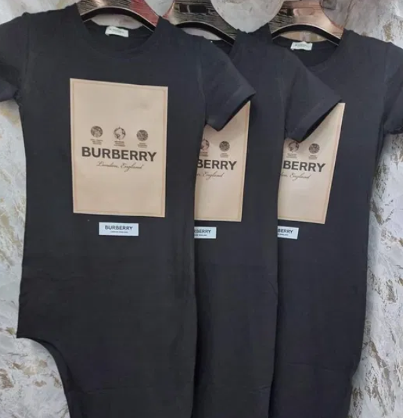 Women's dress with short sleeves