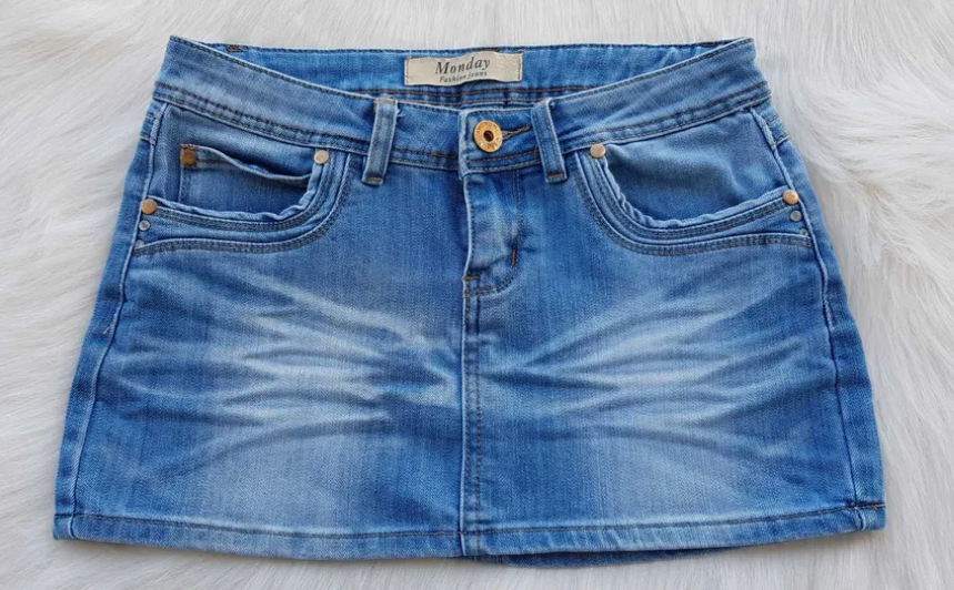 Denim skirt size M