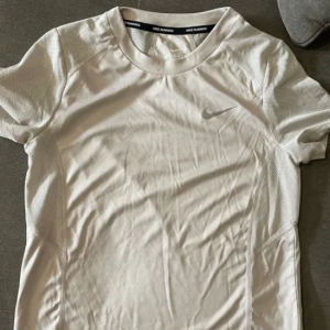 T-shirt, Nike running top, xs