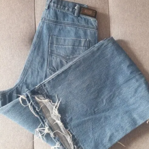 Alessa jeans new