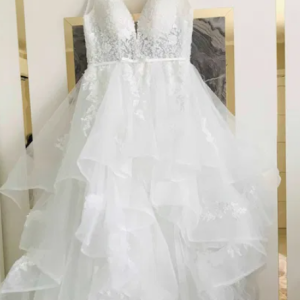 Bridal dress + gift crinoline + veil with comb