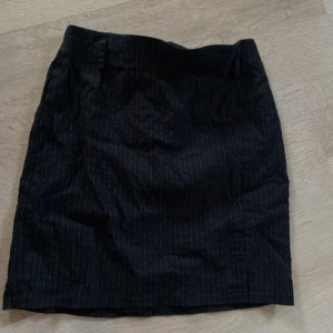 Short black skirt