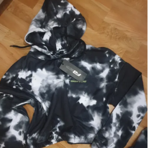 Super trendy women's short hoodie