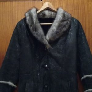 Warm women's fur coats - genuine leather