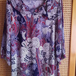 Patterned blouse in navy blue, red and white