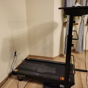 Treadmill with desk - damaged 8km/h adjustable height.