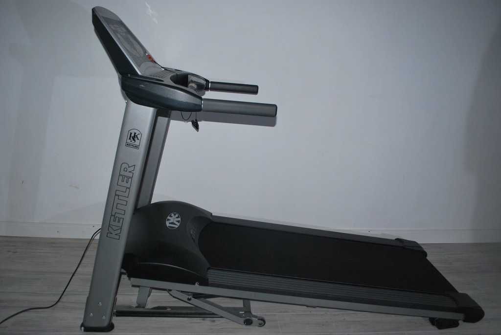 Large KETTLER Electric Treadmill / Like New
