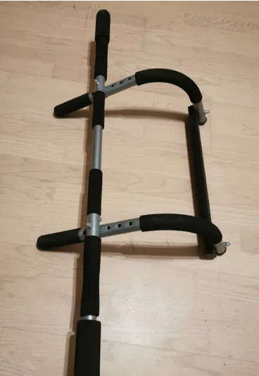 Exercise bar for door frame