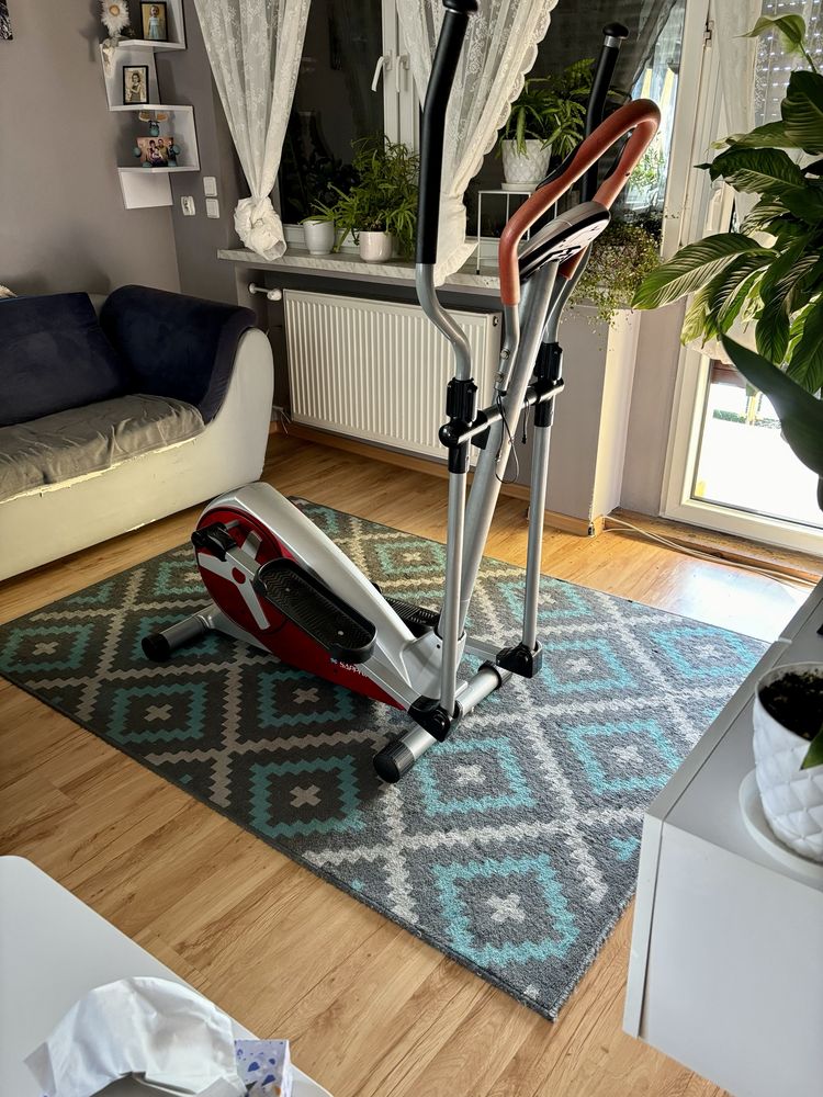 Saphire elliptical trainer