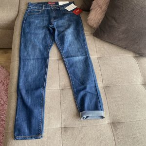 Jeans GUESS new