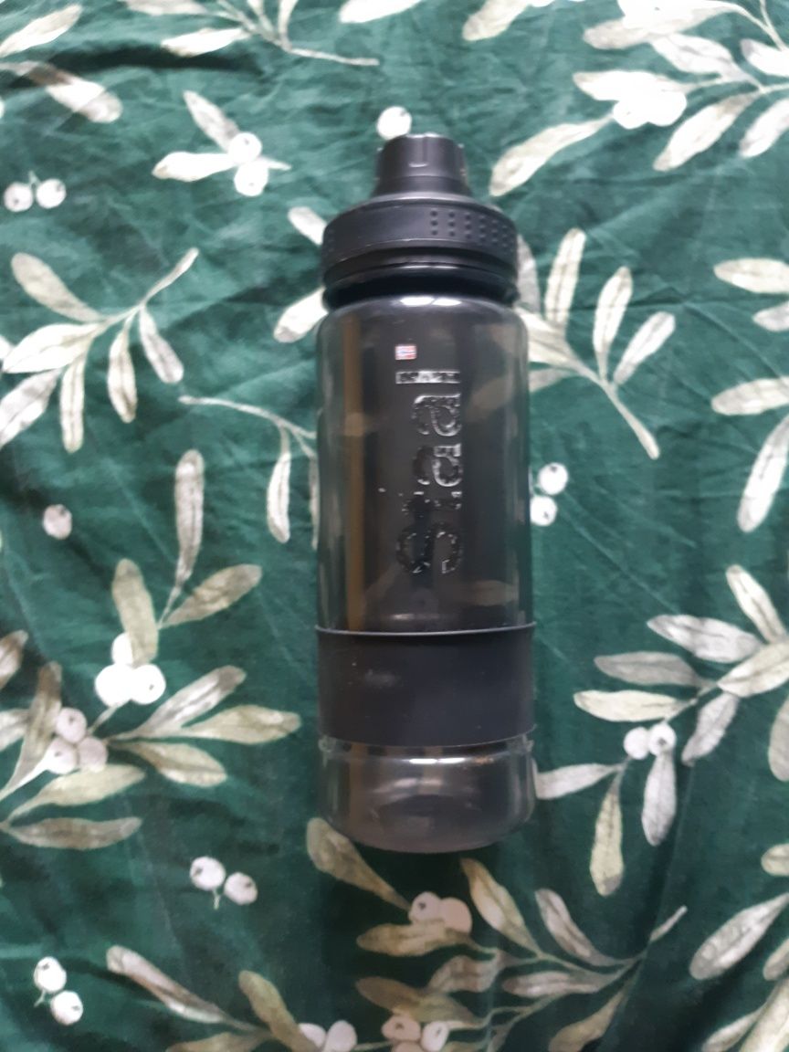Water bottle black
