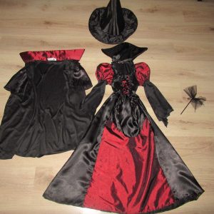 HALLOWEEN--AWESOME DRESS with choker and cape--122 number