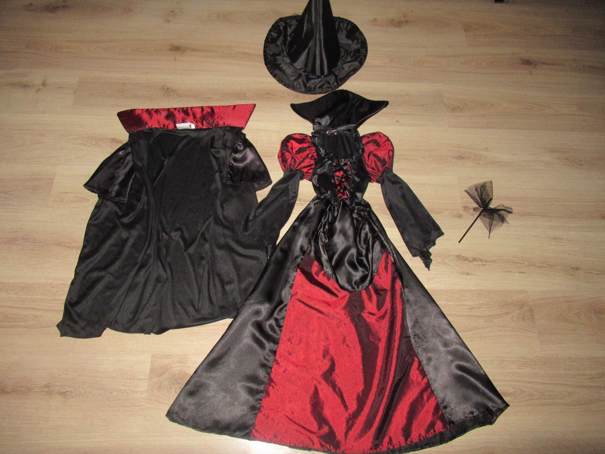 HALLOWEEN--AWESOME DRESS with choker and cape--122 number