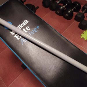 Pull-up bar with spreader